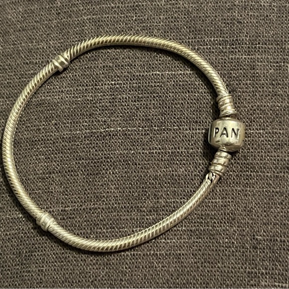 Pandora child’s bracelet. - Picture 3 of 3